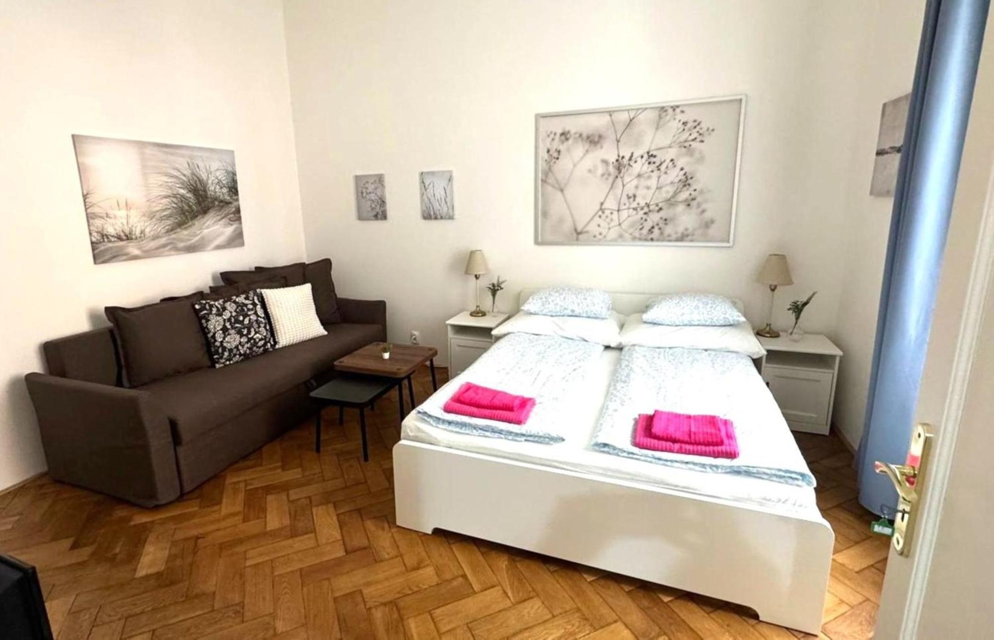 Side Street Apartments Prague Ngoại thất bức ảnh